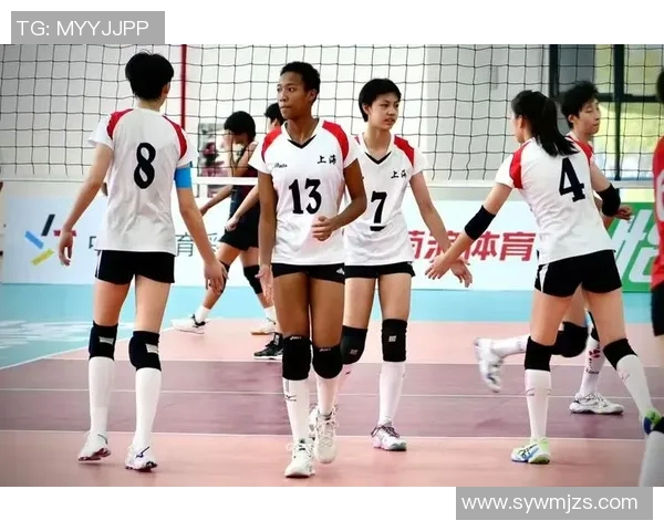 全国锦标赛回顾：上海排球队默契配合展现团队精神与竞技水平