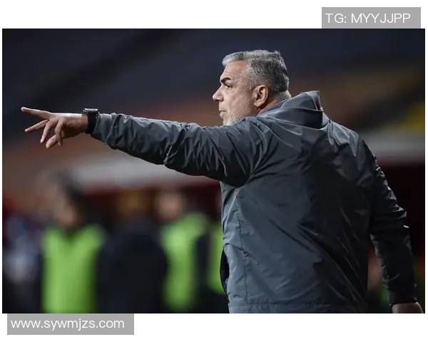 哪个足球明星的眼神让人觉得痴呆不已引发球迷热议和讨论 哪个足球明星的眼神让人觉得痴呆不已引发球迷热议和讨论