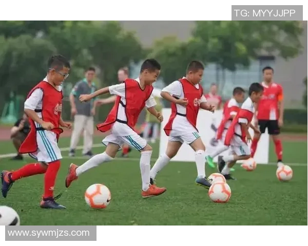 成都足球队的耐力探秘:从训练到比赛的全方位分析与展望 成都足球队的耐力探秘:从训练到比赛的全方位分析与展望